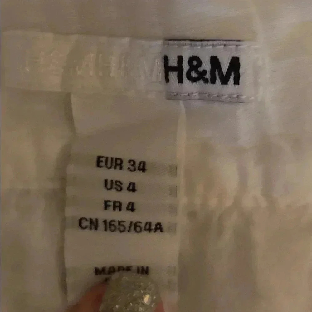 Whimsical White Lace Skirt Size 4 - Picture 3 of 3